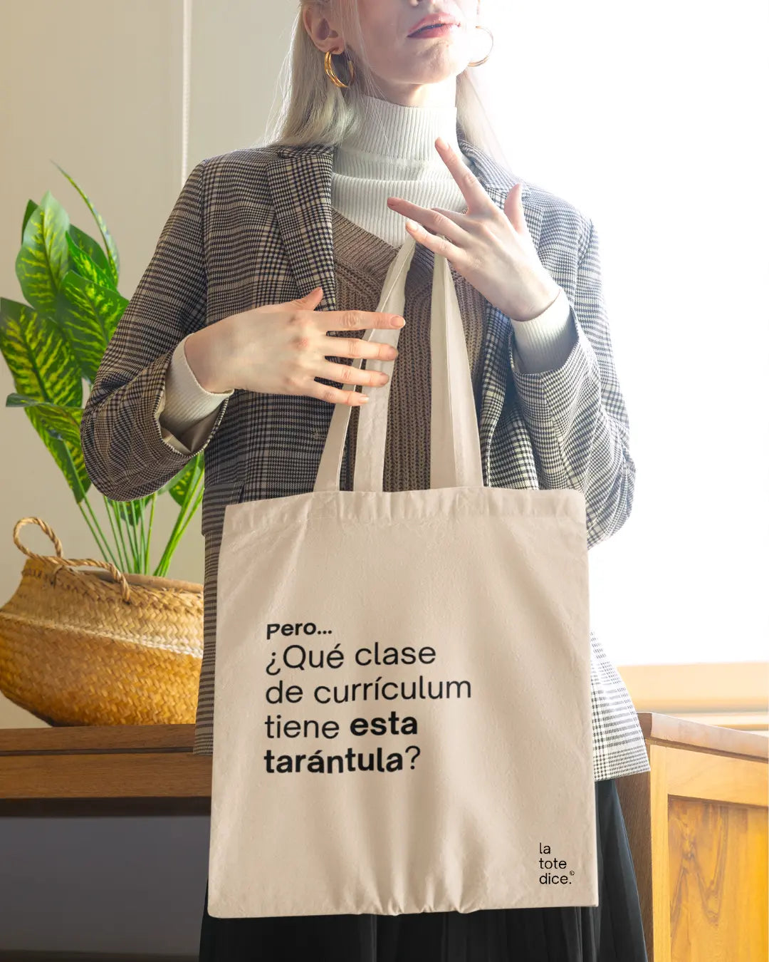 Totebag La Veneno - ¿Qué clase de currículum tiene esta tarántula?