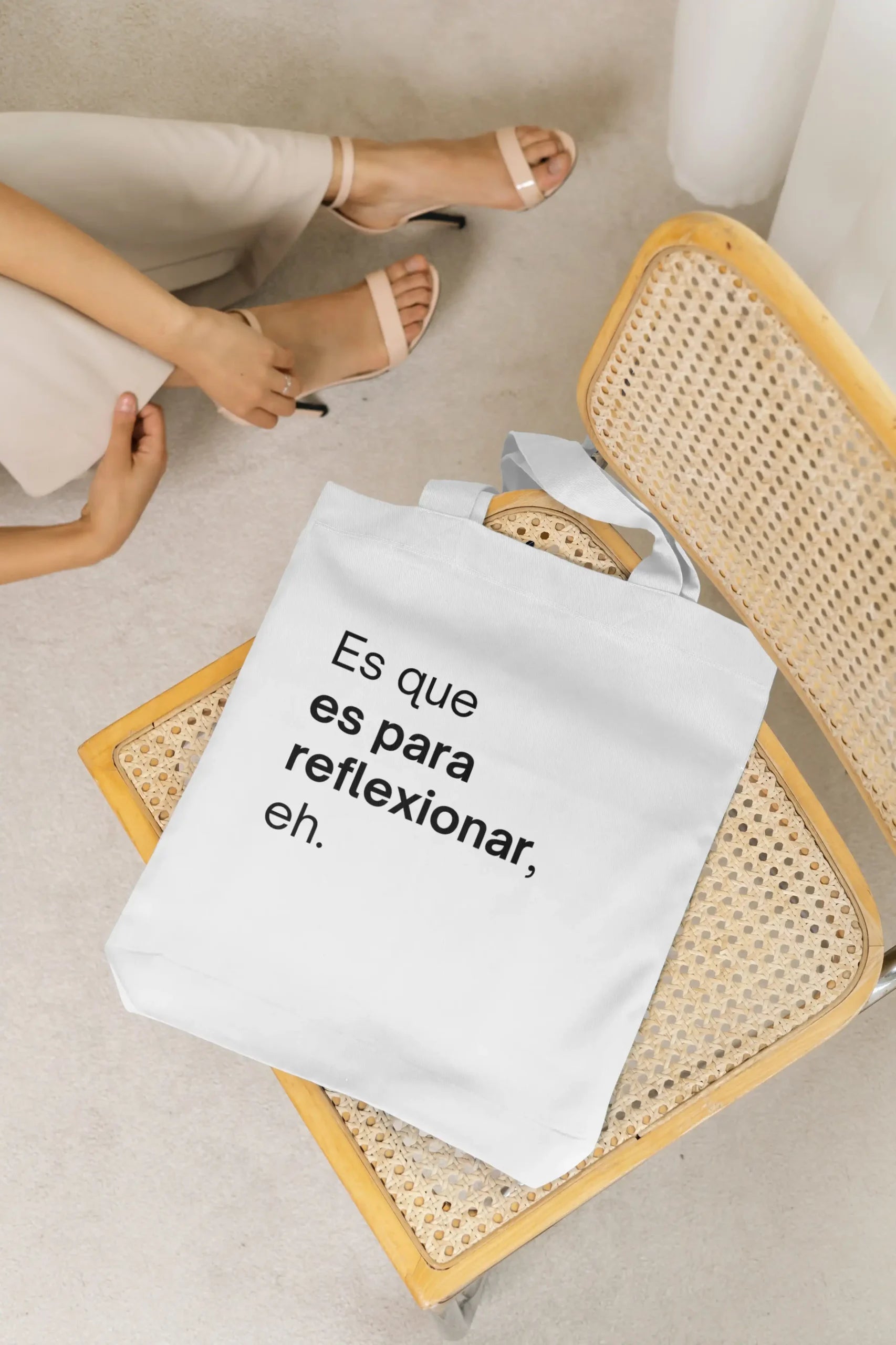 Es para reflexionar, eh. Totebag con frase de Noemí Argüelles
