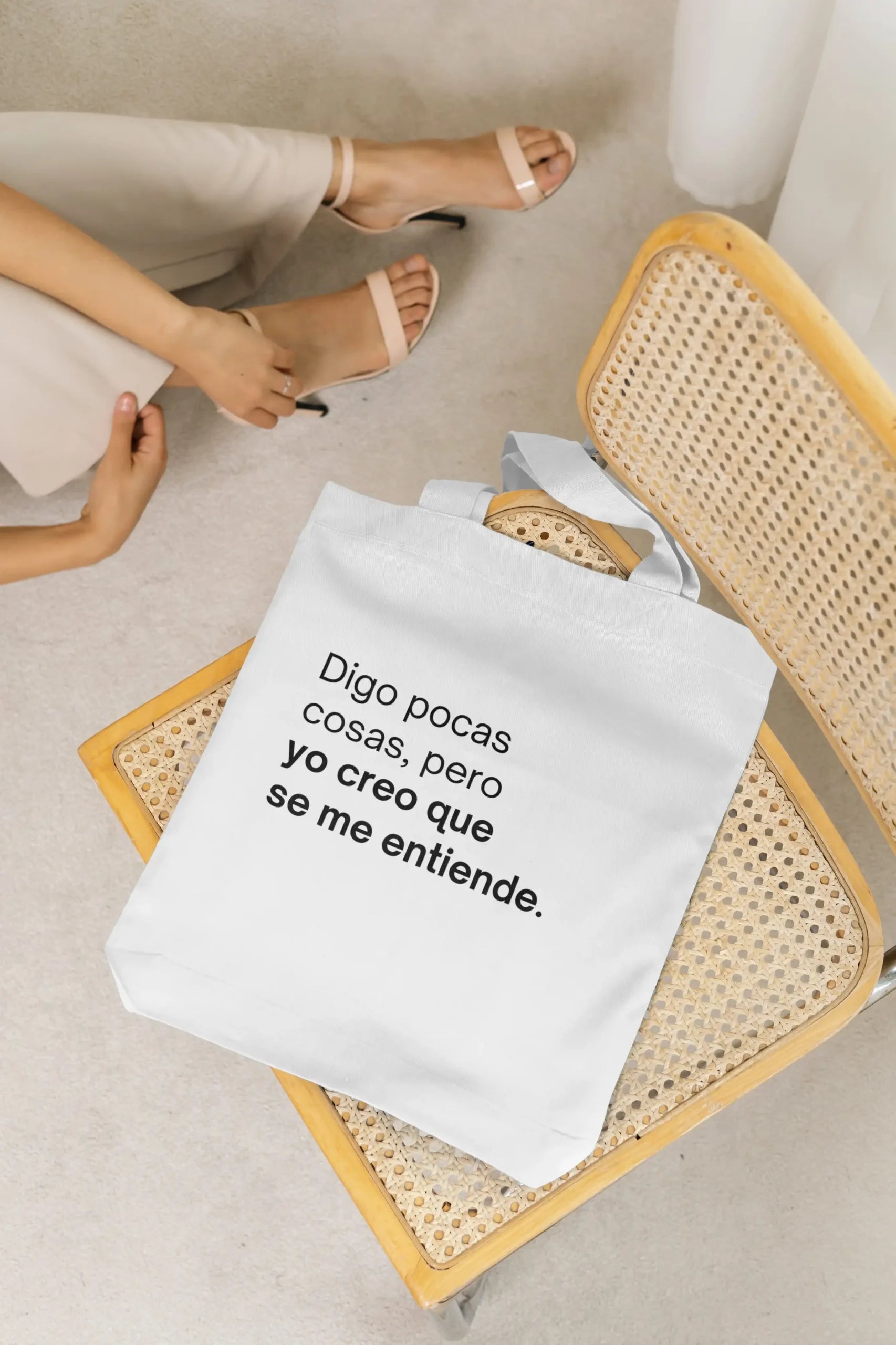 Digo pocas cosas, pero creo que se me entiende. Bolsa de tela Cápsula Noemí Argüelles